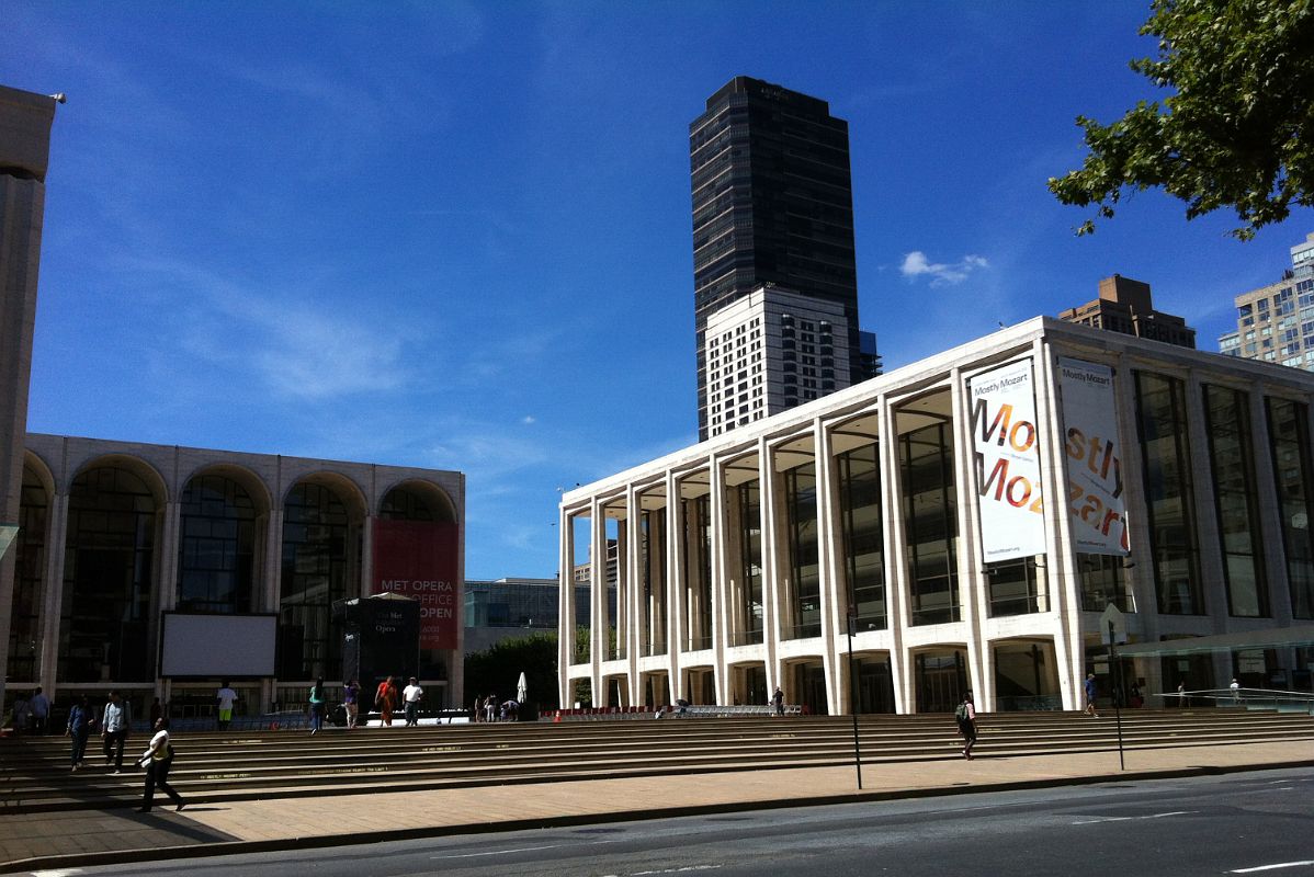 07-2 The Metropolitan Opera House And New York Philharmonic David Geffen Hall In Lincoln Center New York City